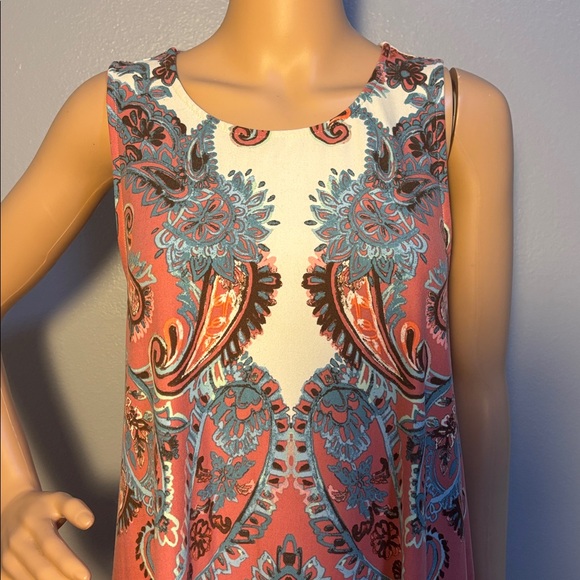 Jamie & Layla Elegant Salmon & Blue Paisley Sleeveless Midi Dress - Picture 3 of 8